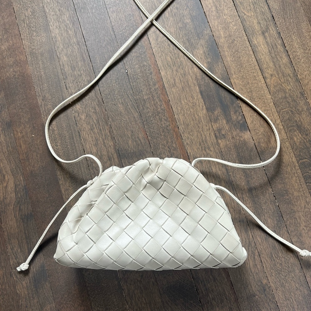 Bottega Veneta Mini Pouch in Wax - Picture 5 of 8